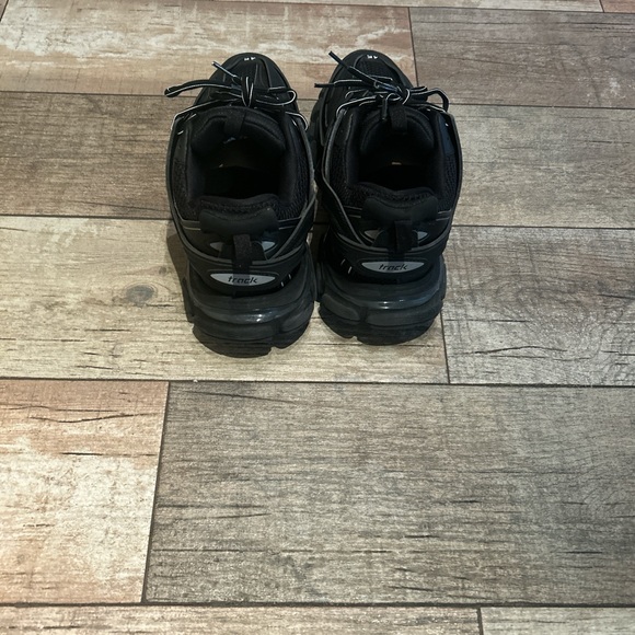 Balenciaga Men's Black Sneakers - Picture 2 of 5